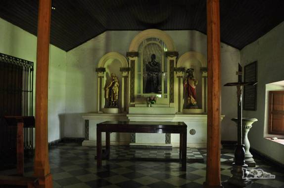 Interior da igreja histórica de San Benito, em Colonia del Sacramento, no sul do Uruguai